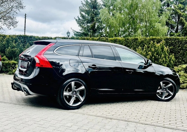 Volvo V60 cena 77900 przebieg: 202762, rok produkcji 2018 z Sztum małe 781